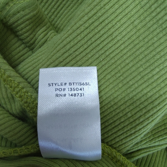 Lulu's green bodysuit - Picture 7 of 7